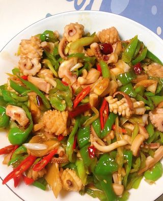 54. Lignja sa paprikom (青椒鱿鱼)