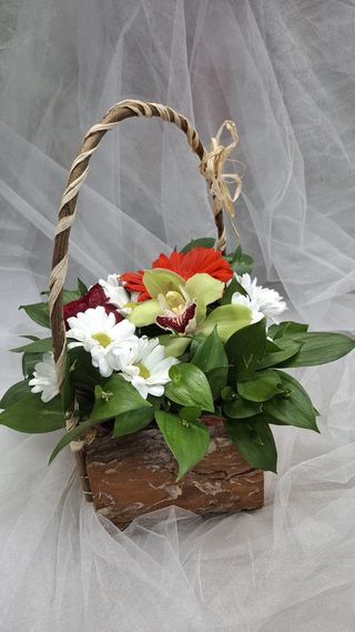 Drvena korpa mix na crveno