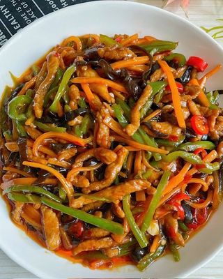 72. Seckana svinjetina sa povrćem (鱼香肉丝)