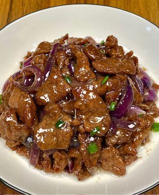 83. Teletina u sosu od ostriga (蚝油牛肉)