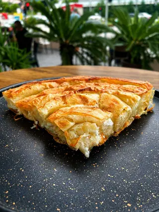 Burek sa sirom
