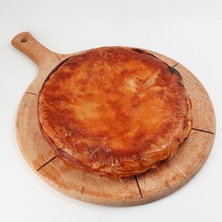 Burek sa sirom tepsija