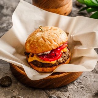 Крафт бургер с говядиной (330г)