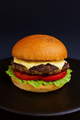 Бургер с телятиной (310г)