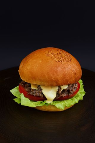 Бургер с томлённым мясом (310г)