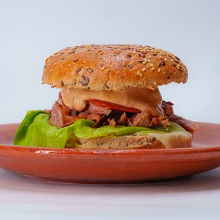 Juneći sač burger