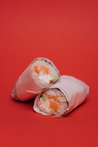 Sushi burrito s lososom
