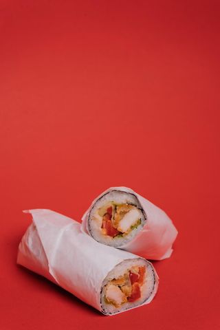 Sushi burrito s piletinom
