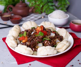 Жареная баранина с пампушками (400г)