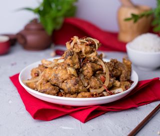 Острый чеснок с бараньими ребрышками (400г)