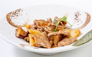 C38. Gyuniku bambu e funghi