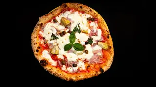 Pizza capricciosa