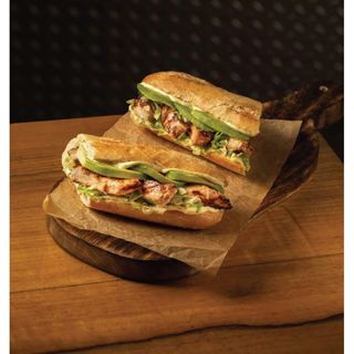 Chicken Avocado Sandwich With Chips