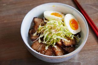 Donburi con pancetta
