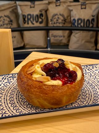 Cruffin vanila šumsko voće