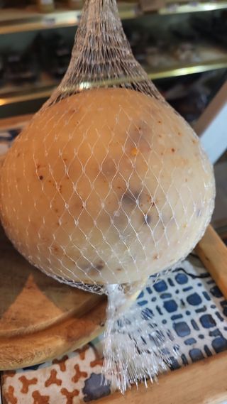 Caciocavallo al peperoncino