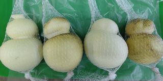 Caciocavallo bianco o affumicato prodotto tipico dei monti lattari al pezzo