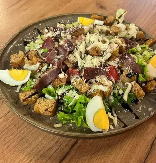 Caesar salata