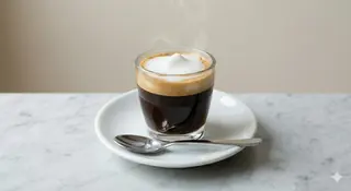 Caffè schiumato caldo 