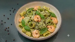 Calamarata fredda con pesto, lime e mazzancolle