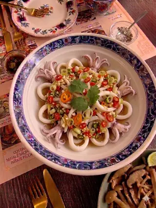 Calamari al vapore con peperoncino piccante