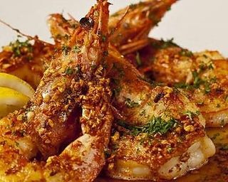 Camarão Frito ao Alhinho com Arroz Seco e Salada