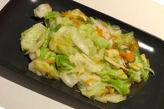 Cappuccio cuore saltata in wok（炒牛心菜）