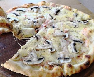 Capricciosa pizza 24cm