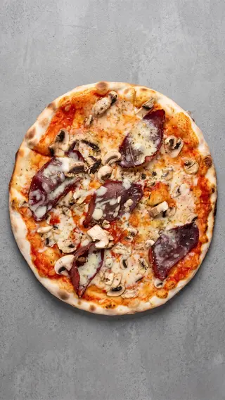 Srednja Capricciosa pizza