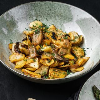 Cartofi ca acasă cu ciuperci