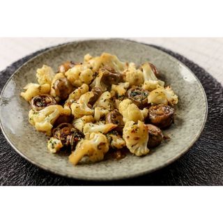 Cauliflower With Mushrooms