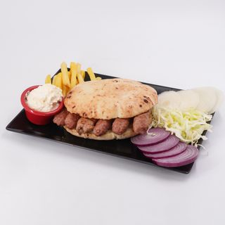 Juneći ćevap sa kajmakom 250g