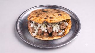 Ćevapi u celoj pitici