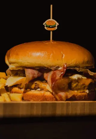 Cheeseburger sa slaninom