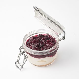 Cheesecake sa šumskim voćem