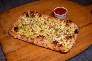 Cheesy Garlic Breadsticks L