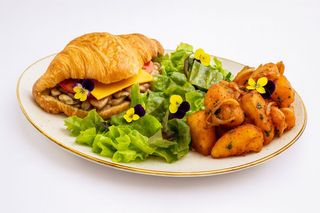 Chicken croissantwich