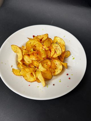Chips di patate fritte lime e pepe rosa