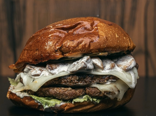 Чизбургер трюфельный с грибами (380г)