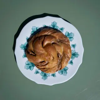 Cinnamon coffee bun