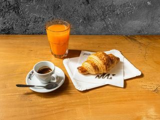 PROMO - Croissant a scelta, Caffè e Spremuta d'Arancia
