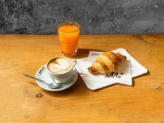 PROMO - Croissant a scelta, Cappuccio e Spremuta d'Arancia
