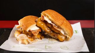 Menù Burger con fritto e bevanda per 2 persone