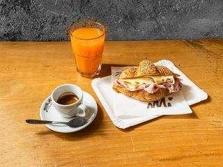 PROMO - Croissant Salato Cotto e Formaggio, Caffè e Spremuta d'Arancia