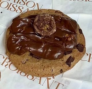 Cookie de Chocolate com Recheio de Ferrero Rocher