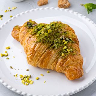 Croissant cu fistic