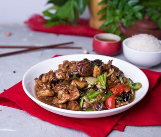 Тушеная курица с грибами (400г)
