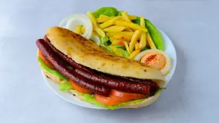 Dimljena juneća kobasica