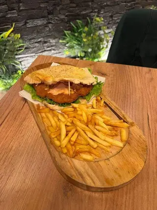 Dm pileći burger