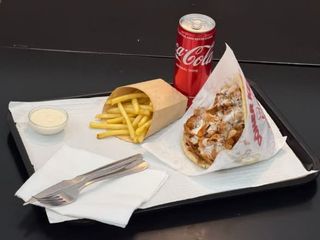 Kebab Doner com Batatas Fritas e Bebida